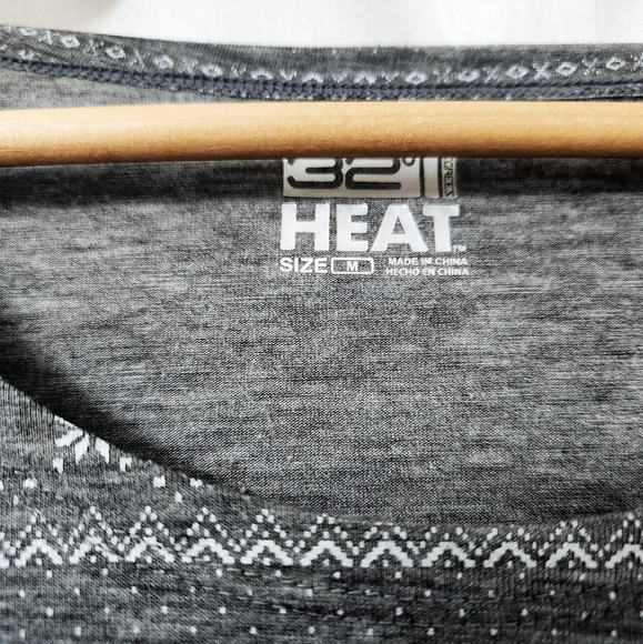 Holiday Snowflake Print Long Sleeve Scoop Neck Sweater | 32° Heat | M - Picture 3 of 6